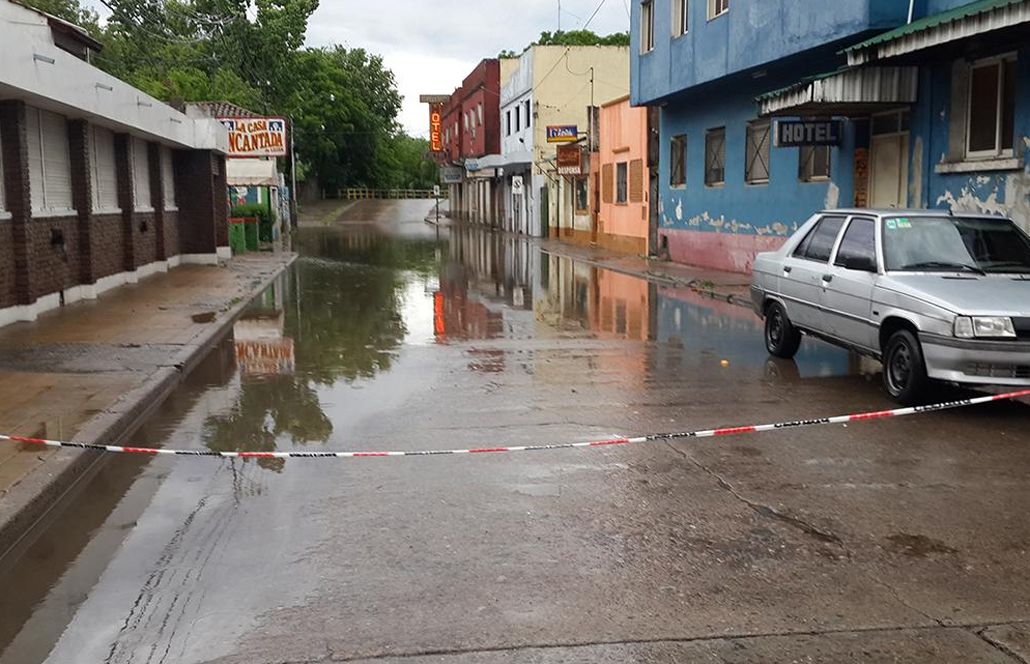 Alerta Roja En Luj N Por Fuerte Crecida Del R O Temporal Clima