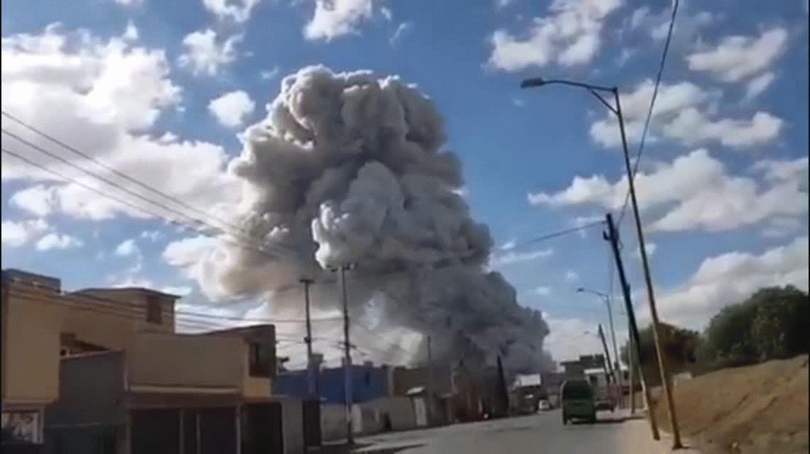 Suman 36 los muertos por la explosión en un mercado de pirotecnia en