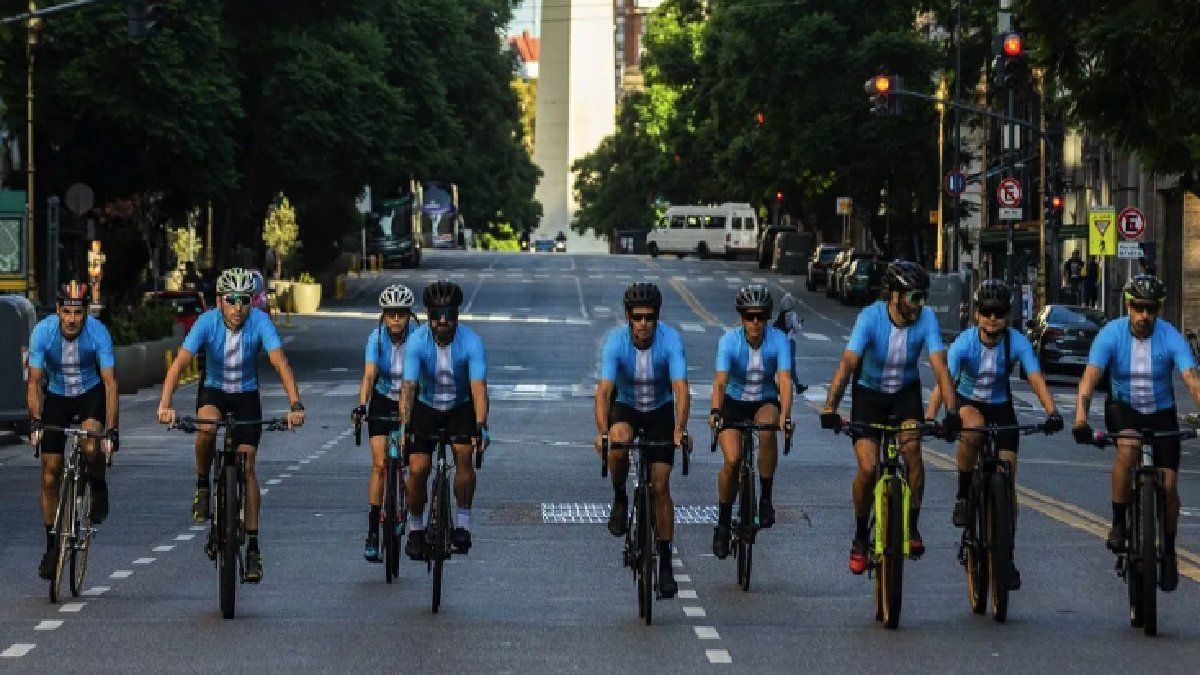 Todos Los Cortes En La Ciudad Por La Carrera De Ciclismo Gran Fondo Y