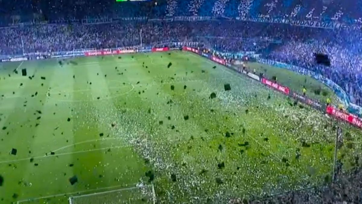 El Espectacular Recibimiento De Los Hinchas De Racing Para El Choque