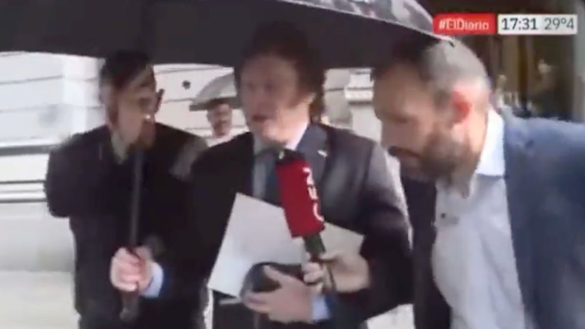 La reacción de Javier Milei cuando le preguntaron por la fuga de