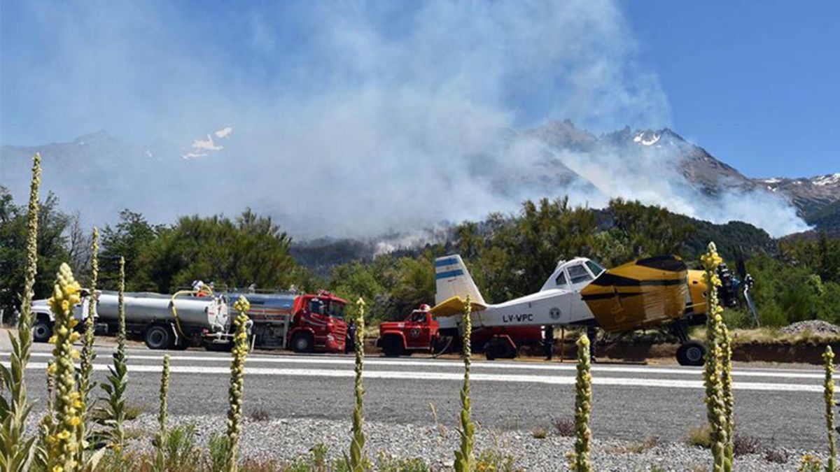 El incendio del Parque Nacional Los Alerces ya afectó a 1 600 hectáreas