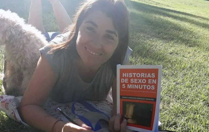 Una Profesora De Chascom S Cautiva A Lectores De Todo El Mundo Con Sus Historias De Sexo En