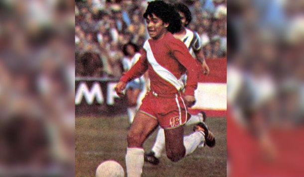 Se cumplen 44 años del debut de Diego Maradona en Primera División