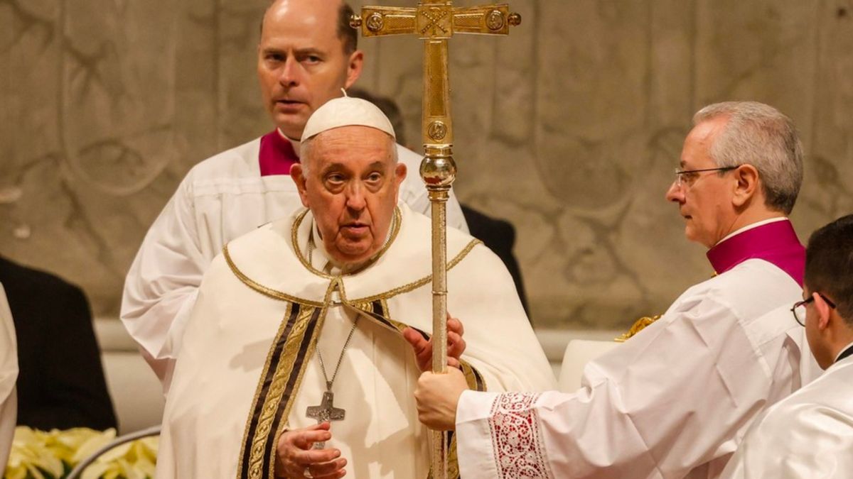 El Papa Francisco Celebr La Misa De Nochebuena Con Un Llamado A La Paz