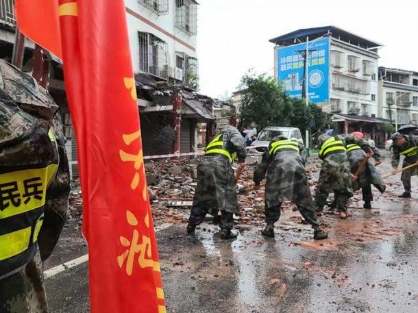 Un terremoto de magnitud 6 6 sacudió a China al menos 21 muertos