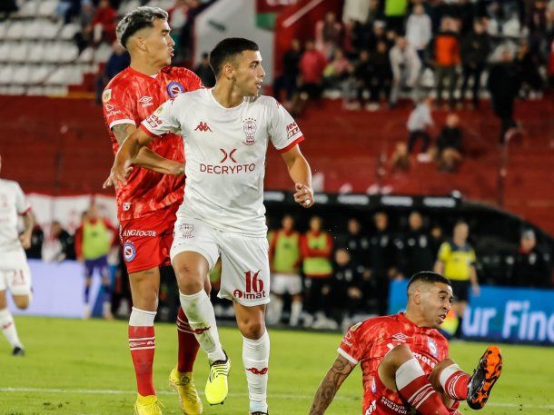 Hurac N Y Argentinos Juniors No Se Sacaron Diferencias En El Duc