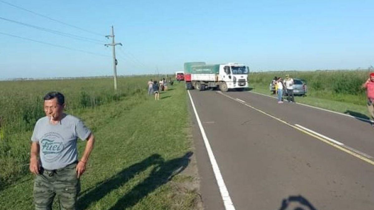 Tres Personas Murieron Atropelladas Mientras Pescaban En Un Puente