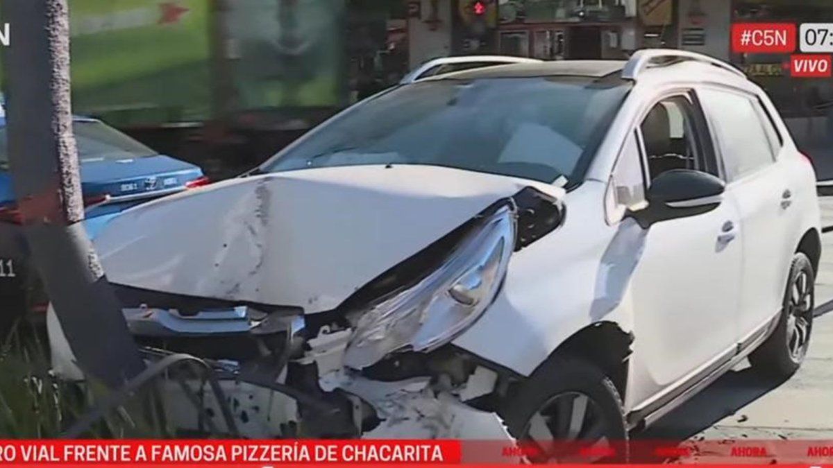 Accidente en Chacarita un conductor se quedó dormido y chocó contra un