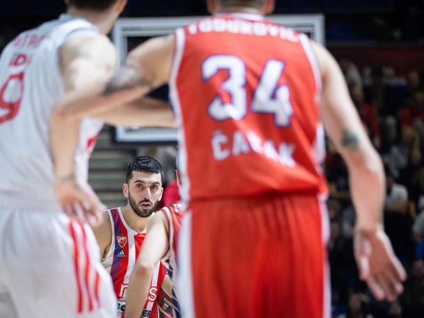 Facundo Campazzo Jug En La Victoria Del Estrella Roja Por La Liga Del