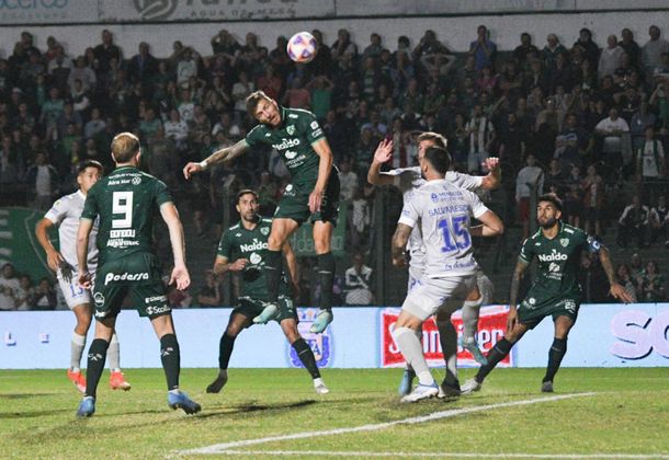 Fútbol libre por celular cómo ver en vivo Sarmiento vs Godoy Cruz