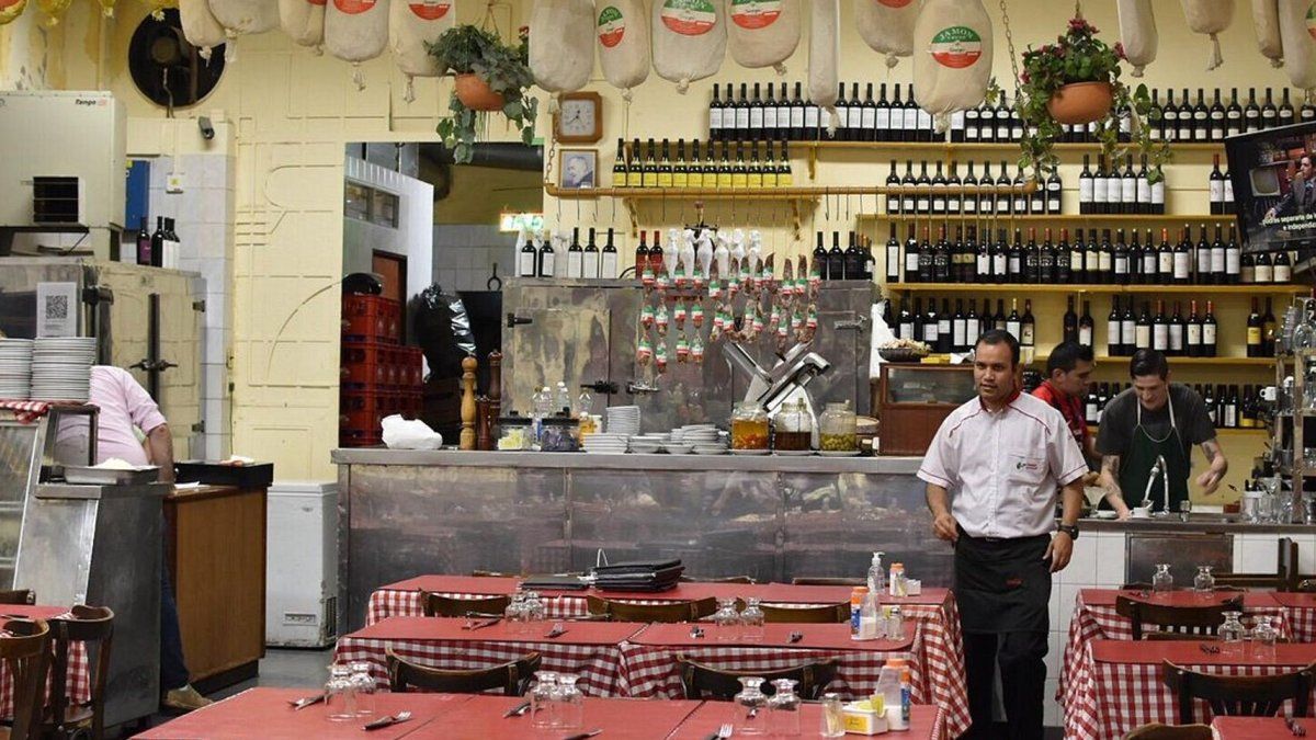 El Bodeg N De Buenos Aires Que Hace Unas Empanadas Tradicionales Riqu Simas