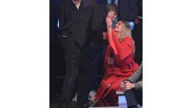 El beso de Marcelo Tinelli con Guillermina Valdés El beso de Marcelo Tinelli con Guillermina Valdés