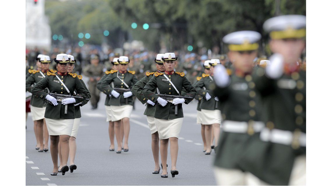 El desfile militar por el 25 de Mayo El desfile militar por el 25 de Mayo