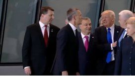 El gesto poco diplomático de Trump con el primer ministro de Montenegro El gesto poco diplomático de Trump con el primer ministro de Montenegro