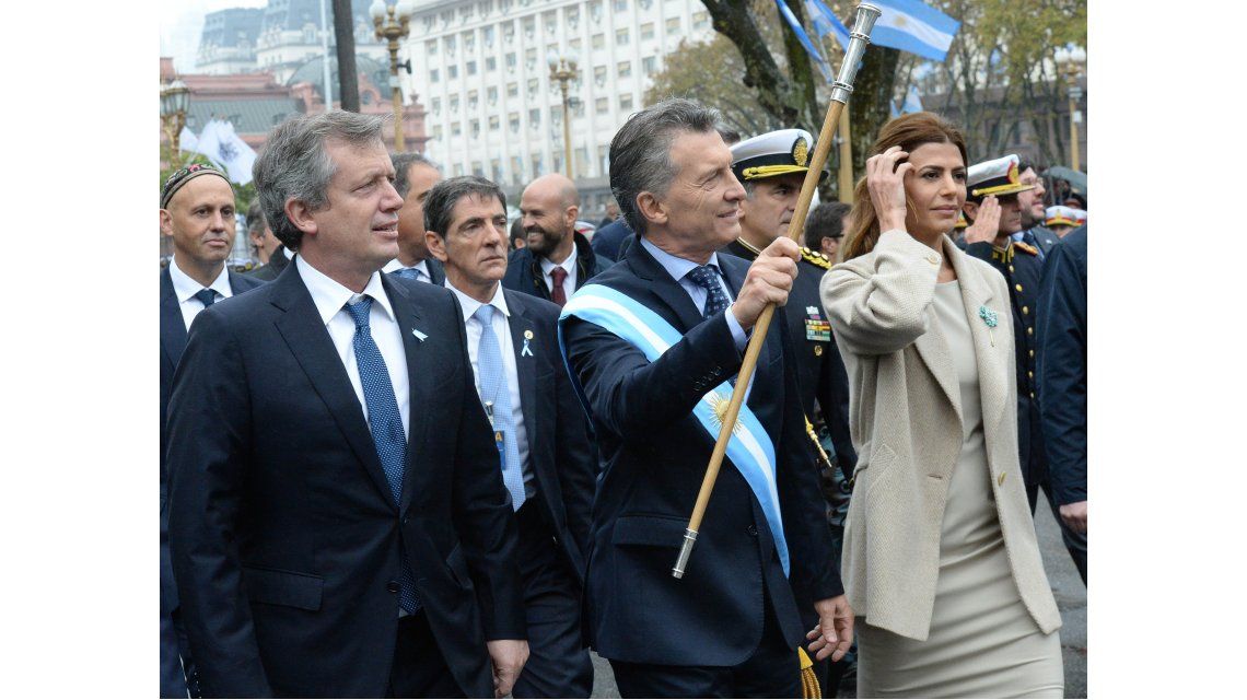sans-serif; background-image: initial; background-position: initial; background-size: initial; background-repeat: initial; background-attachment: initial; background-origin: initial; background-clip: initial;>Macri y Awada en el Tedeum sans-serif; background-image: initial; background-position: initial; background-size: initial; background-repeat: initial; background-attachment: initial; background-origin: initial; background-clip: initial;>Macri y Awada en el Tedeum