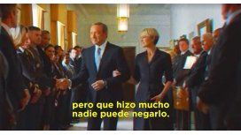 {alttext(House of Cards usó un spot de Menem,#FrankLoHizo: House of Cards parodia la canción que usó Menem en 1999)} {alttext(House of Cards usó un spot de Menem,#FrankLoHizo: House of Cards parodia la canción que usó Menem en 1999)}