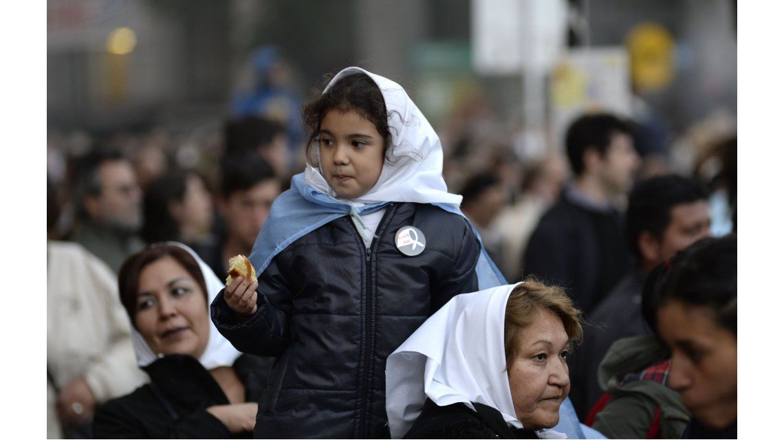 Las imágenes de la masiva marcha contra la ley del 2X1 Las imágenes de la masiva marcha contra la ley del 2X1