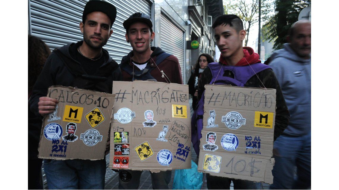 Las imágenes de la masiva marcha contra la ley del 2X1 Las imágenes de la masiva marcha contra la ley del 2X1
