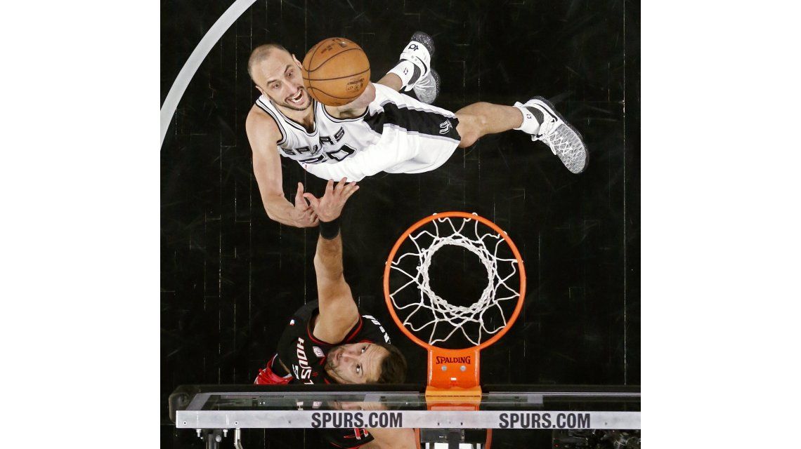Emanuel Ginóbili y su histórica tapada ante Harden Emanuel Ginóbili y su histórica tapada ante Harden
