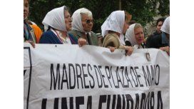 La Linea Fundadora de las Madres va a Plaza de Mayo La Linea Fundadora de las Madres va a Plaza de Mayo