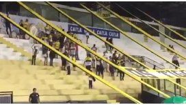 El reducido grupo de hinchas que entonó el desagradable canto El reducido grupo de hinchas que entonó el desagradable canto