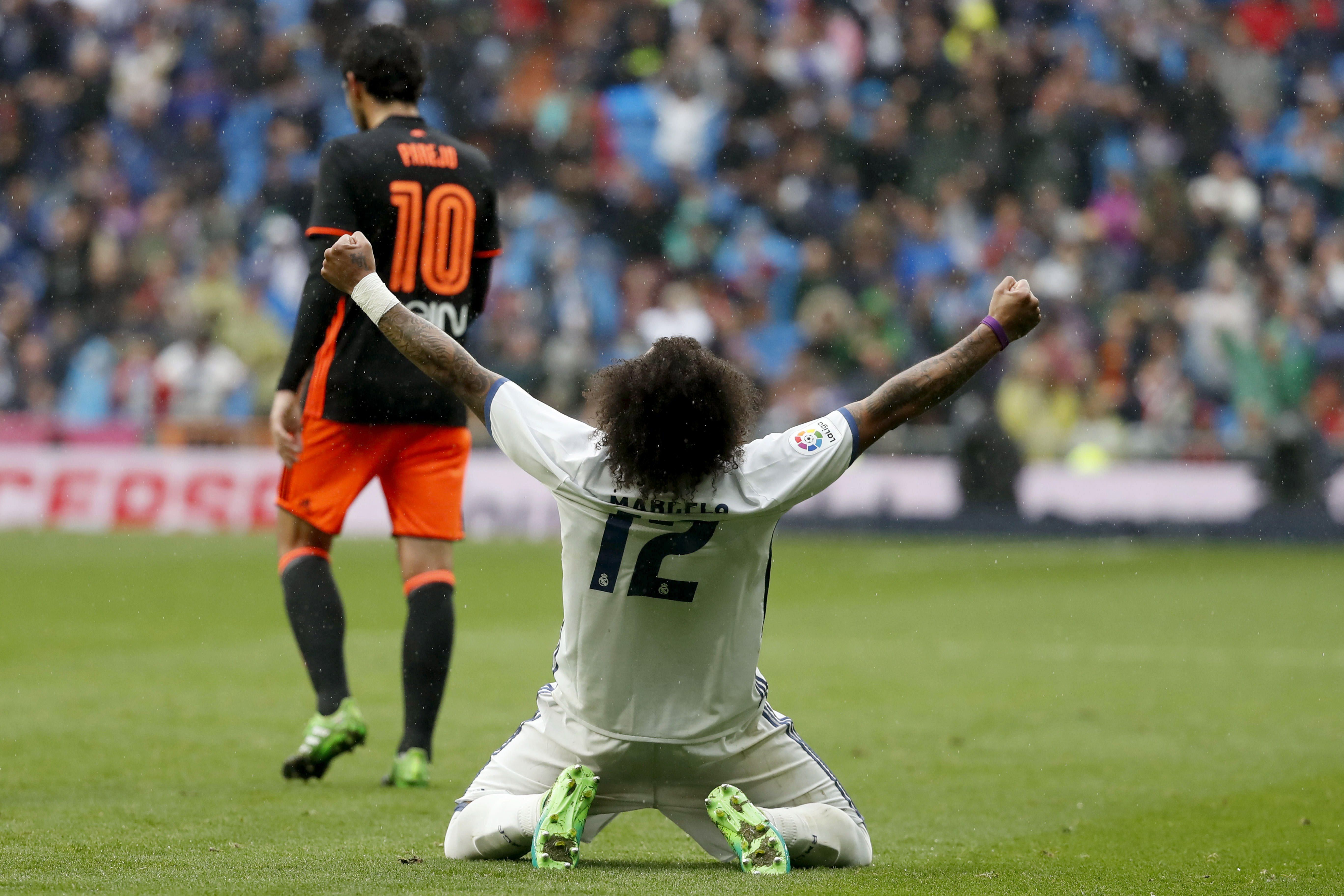 La felicidad de Marcelo en primer plano, detrás la desazón de Dani Parejo<br>