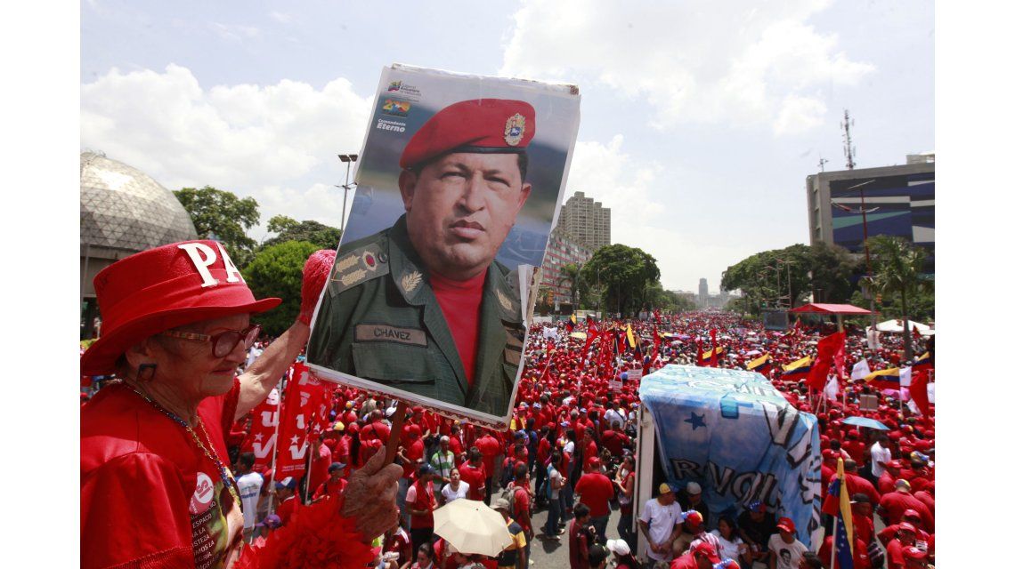 Chavistas marcharon por Caracas en respaldo a Nicolás Maduro Chavistas marcharon por Caracas en respaldo a Nicolás Maduro