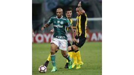 Felipe Melo ante Peñarol Felipe Melo ante Peñarol