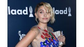 La modelo se suma a la tendencia de axilas peludas La modelo se suma a la tendencia de axilas peludas