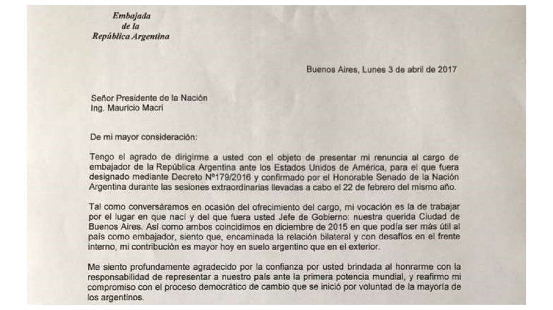 ¿Por qué renunció Lousteau según la carta que le mandó a 