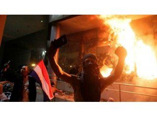 Así incendiaron el Congreso en Paraguay Así incendiaron el Congreso en Paraguay