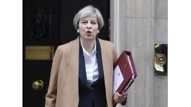 Theresa May con la carta Theresa May con la carta