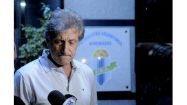 Sergio Marchi en la puerta de Futbolistas Argentinos Agremiados Sergio Marchi en la puerta de Futbolistas Argentinos Agremiados