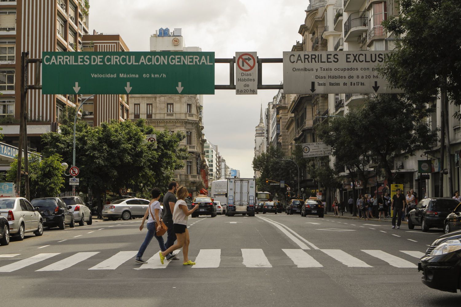 Los carriles exclusivos de la avenida Córdoba funcionarán las 24 horas