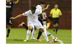 Lanús no tuvo un buen debut y cayó frente a Nacional como local Lanús no tuvo un buen debut y cayó frente a Nacional como local