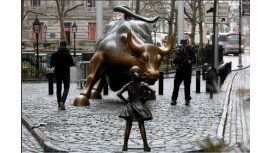 Estatua de La niña sin miedo Estatua de La niña sin miedo