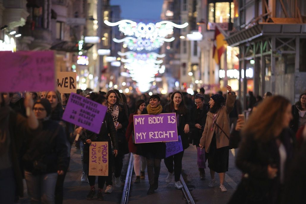 Marcha en Turquía por el Día de la Mujer<br>