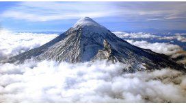 Hallaron muerto al andinista que había caído por una grieta del volcán Lanín Hallaron muerto al andinista que había caído por una grieta del volcán Lanín