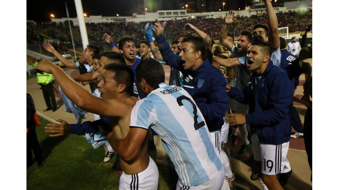 El festejo de los jugadores de Atlético Tucumán en Ecuador El festejo de los jugadores de Atlético Tucumán en Ecuador