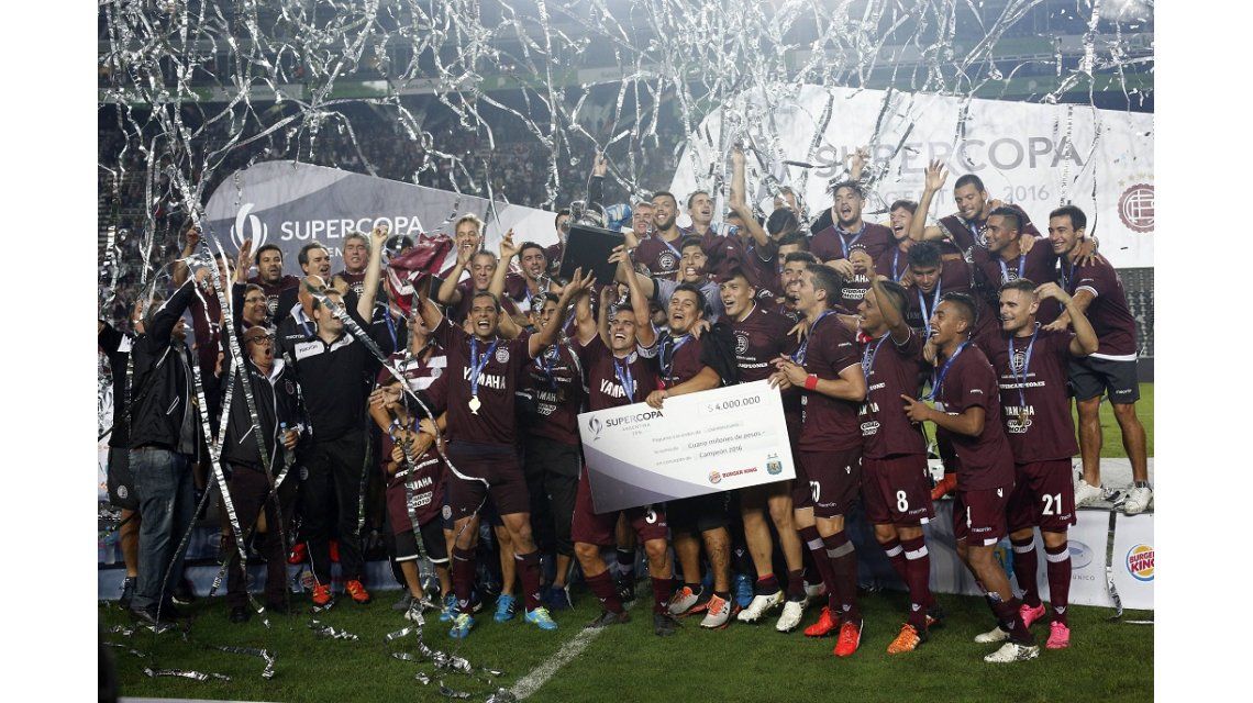 Lanús derrotó a River y se quedó con la Supercopa Lanús derrotó a River y se quedó con la Supercopa