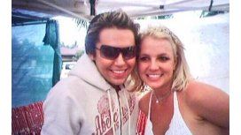 El encuentro de Bryan Ray con Britney Spears antes de empezar su transformación El encuentro de Bryan Ray con Britney Spears antes de empezar su transformación