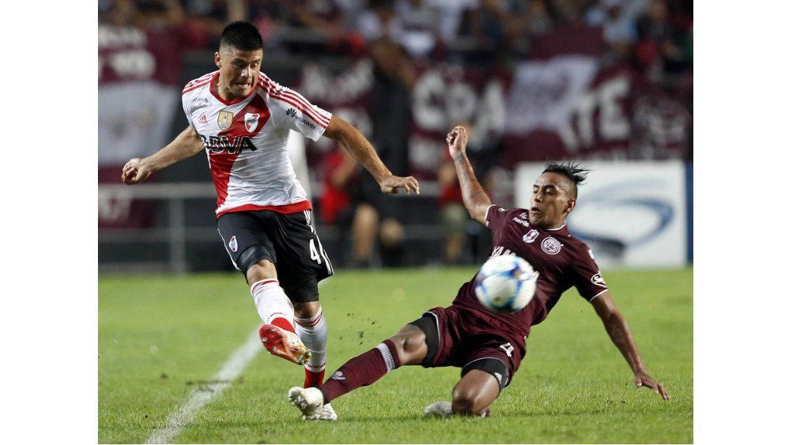 Lanús derrotó a River y se quedó con la Supercopa Lanús derrotó a River y se quedó con la Supercopa