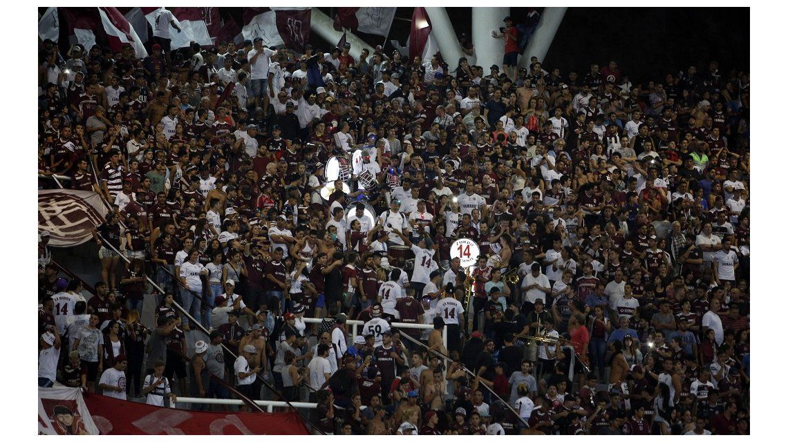 Lanús derrotó a River y se quedó con la Supercopa Lanús derrotó a River y se quedó con la Supercopa