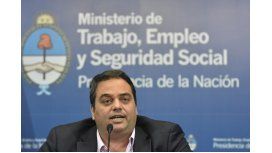 Triaca amenaza con sacarle los fondos para obras sociales a la CGT Triaca amenaza con sacarle los fondos para obras sociales a la CGT