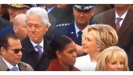 Bill Clinton ante la dura mirada de su mujer Hillary Bill Clinton ante la dura mirada de su mujer Hillary