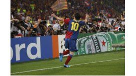 El festejo de Messi tras un gran cabezazo El festejo de Messi tras un gran cabezazo