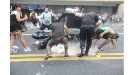 Los manteros de Once volvieron a cortar la avenida Pueyrredón Los manteros de Once volvieron a cortar la avenida Pueyrredón