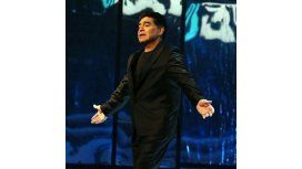 Maradona fue ovacionado en un homenaje al Nápoli Maradona fue ovacionado en un homenaje al Nápoli