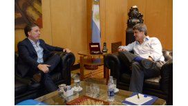 Prat-Gay y Dujovne se reunieron por el traspaso del Ministerio Prat-Gay y Dujovne se reunieron por el traspaso del Ministerio